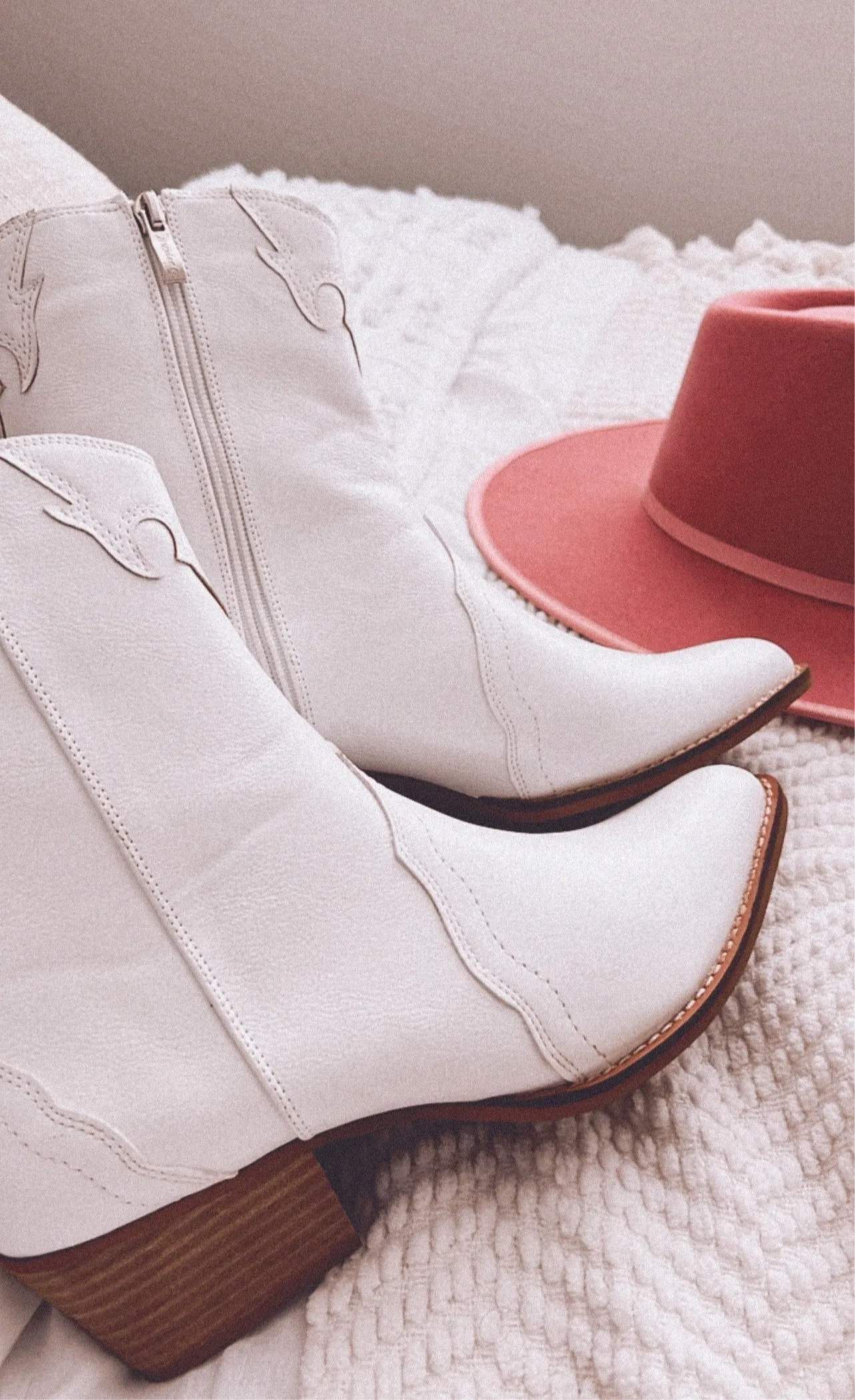blank note cowgirl booties