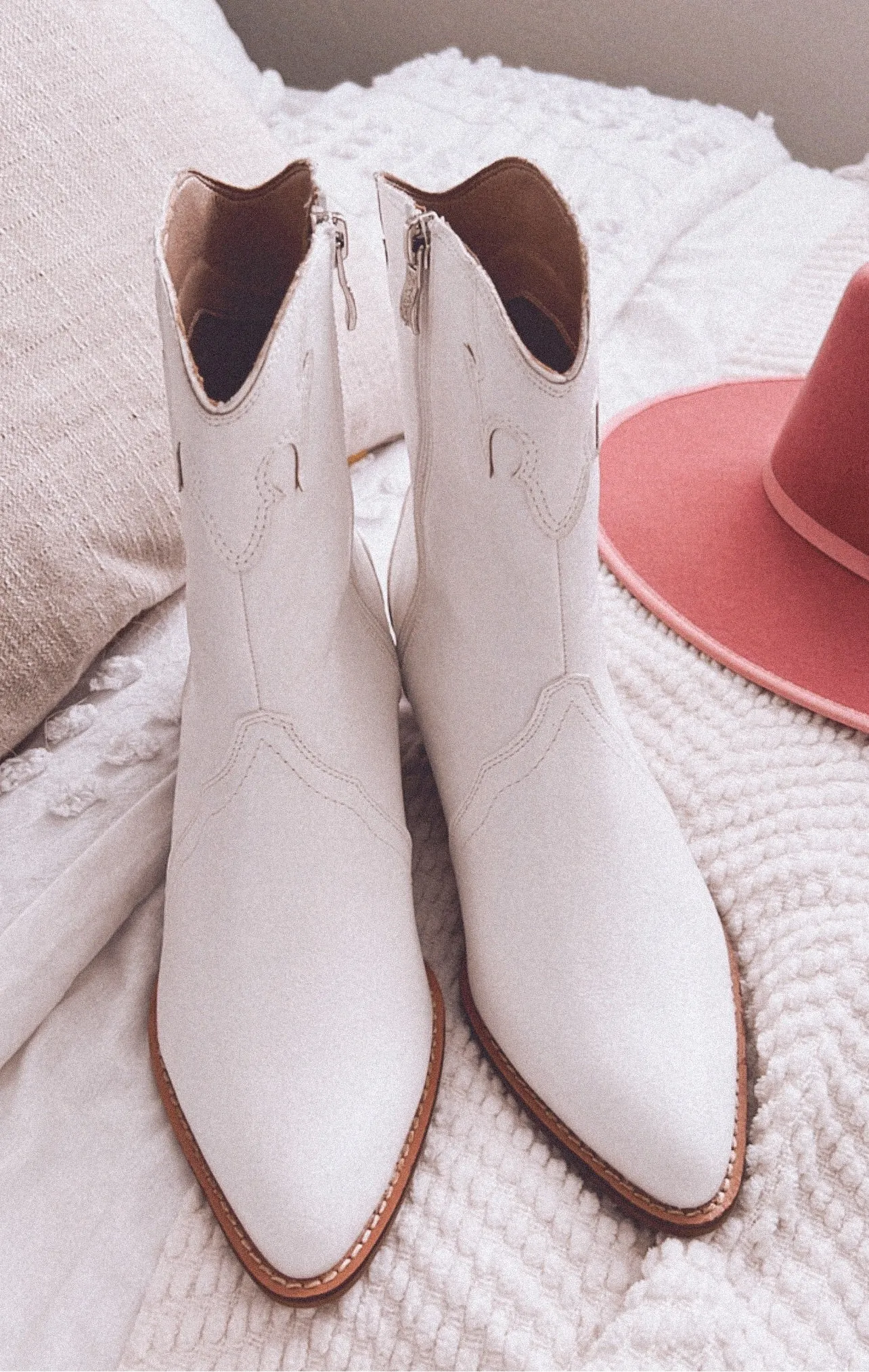 blank note cowgirl booties